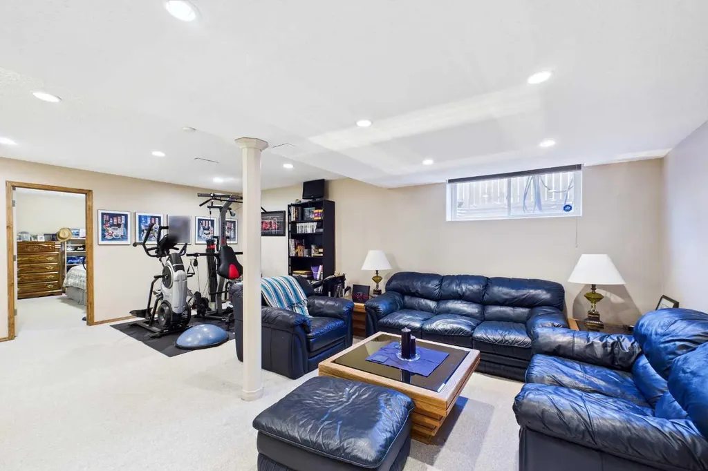 551 Tuscany Ravine Road NW Calgary AB T3L 3B1