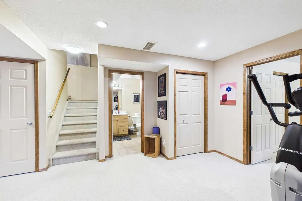551 Tuscany Ravine Road NW Calgary AB T3L 3B1