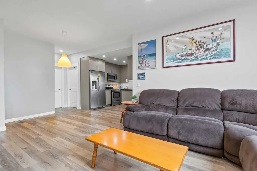 35 West Coach Manor SW Calgary AB T3H1R7