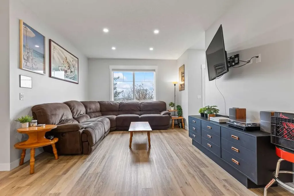 35 West Coach Manor SW Calgary AB T3H1R7