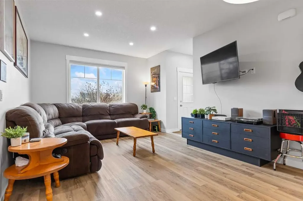 35 West Coach Manor SW Calgary AB T3H1R7