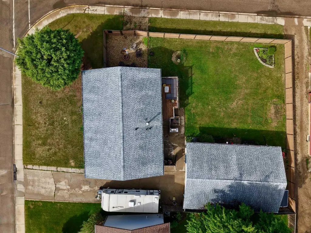 7901 94 Street Peace River AB T8S 1E6