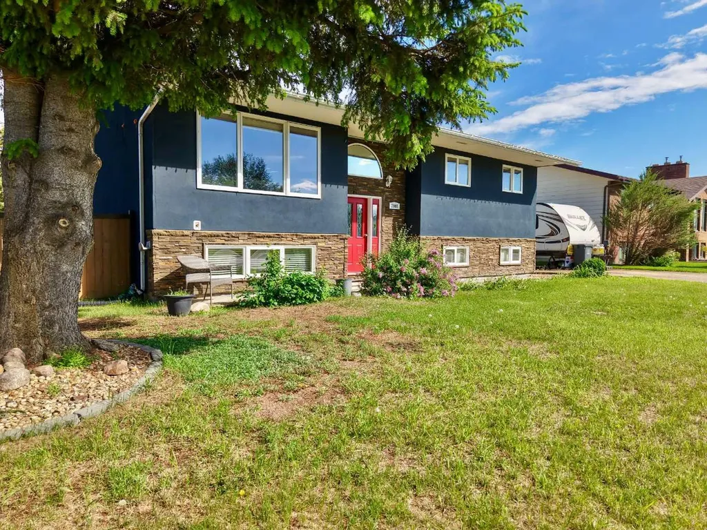 7901 94 Street Peace River AB T8S 1E6