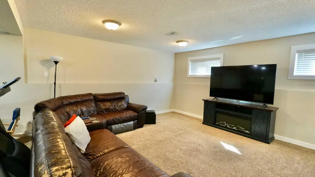 7901 94 Street Peace River AB T8S 1E6