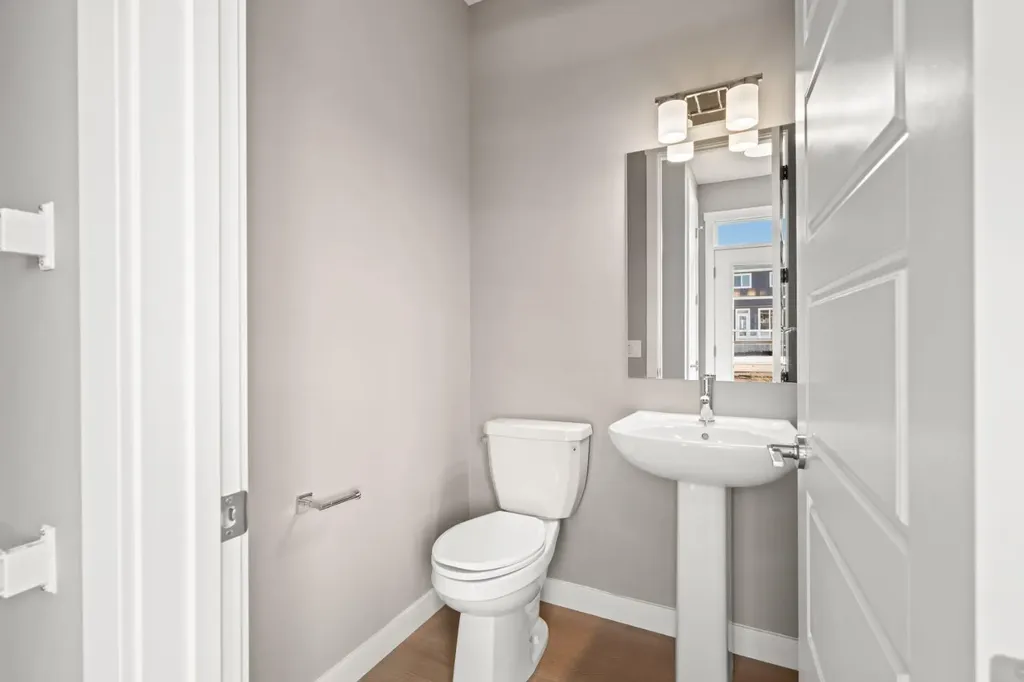 656 Sora Boulevard SE Calgary AB T3S0L6