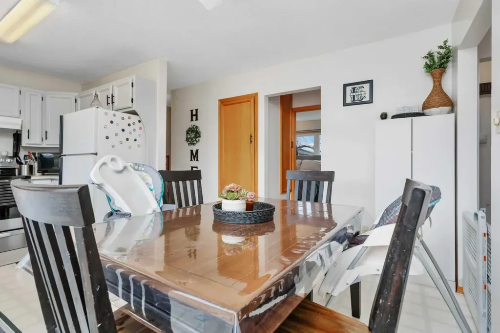 5751 55 Street Rocky Mountain House AB T4T 1J7