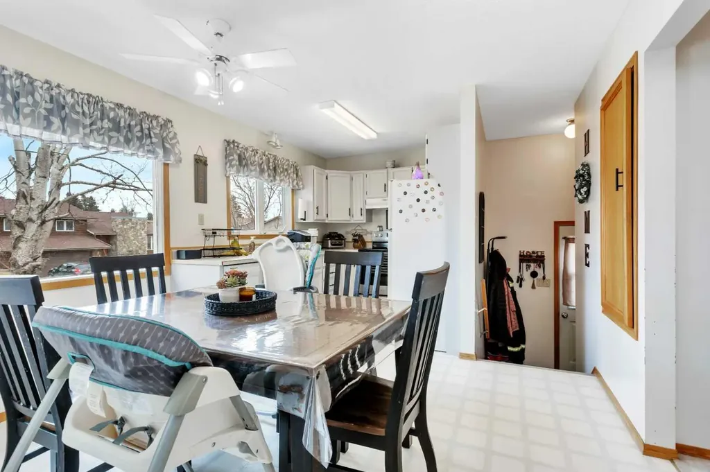 5751 55 Street Rocky Mountain House AB T4T 1J7