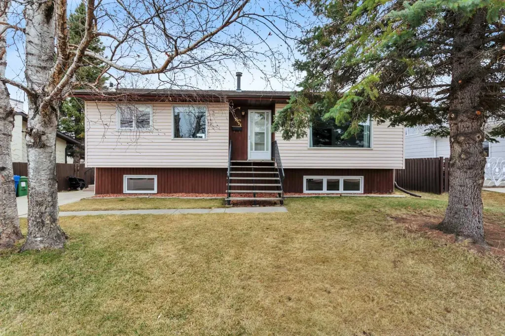 5751 55 Street Rocky Mountain House AB T4T 1J7