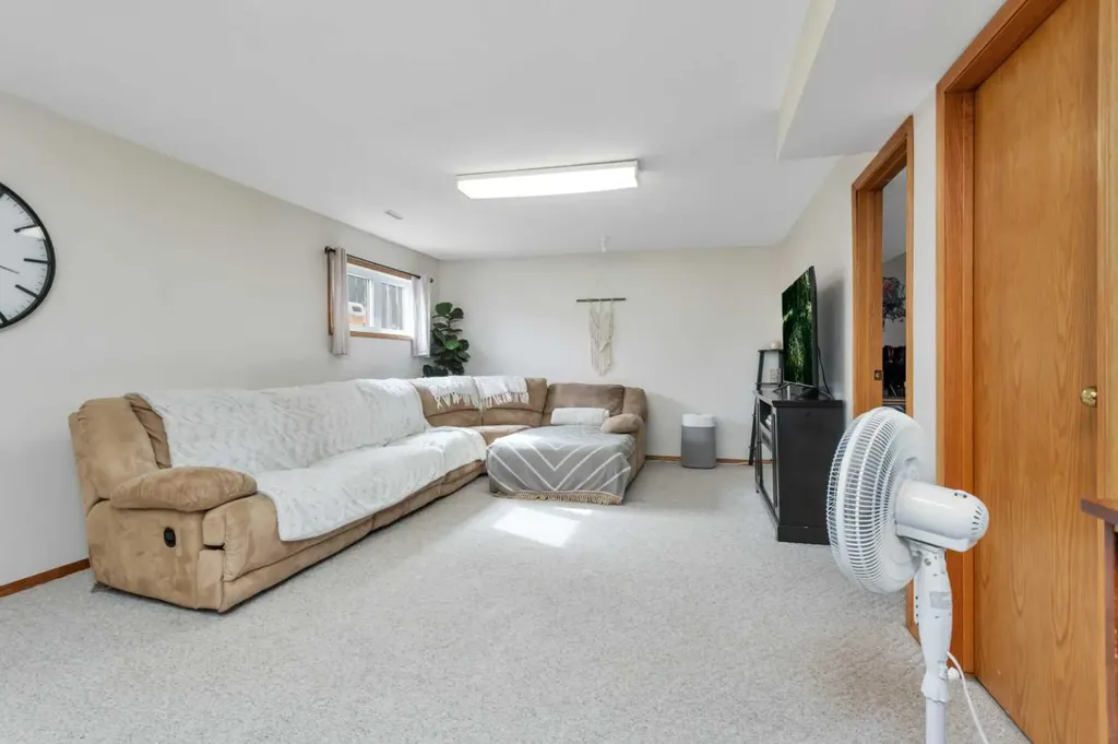 5751 55 Street Rocky Mountain House AB T4T 1J7