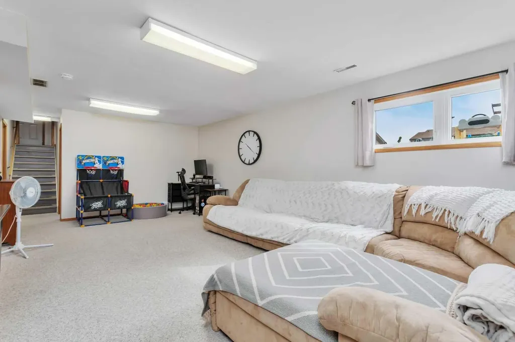 5751 55 Street Rocky Mountain House AB T4T 1J7