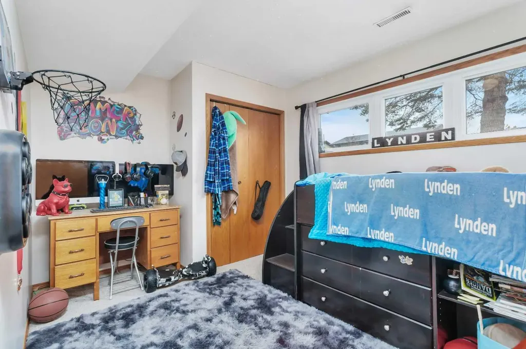 5751 55 Street Rocky Mountain House AB T4T 1J7