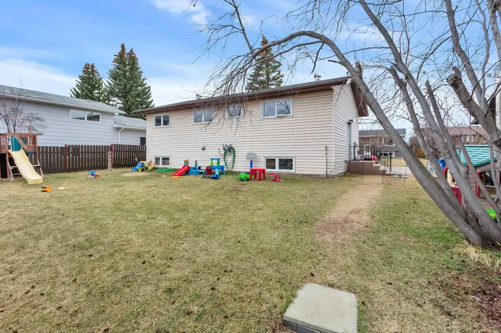 5751 55 Street Rocky Mountain House AB T4T 1J7