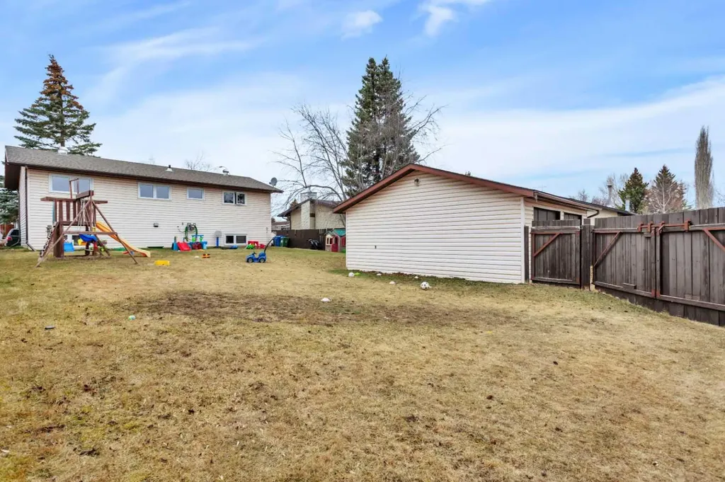 5751 55 Street Rocky Mountain House AB T4T 1J7