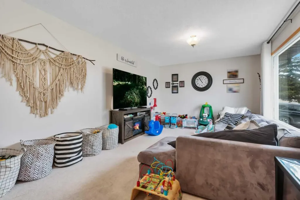 5751 55 Street Rocky Mountain House AB T4T 1J7