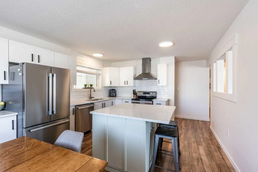 1797 4 Avenue NE Medicine Hat AB T1C 1A4