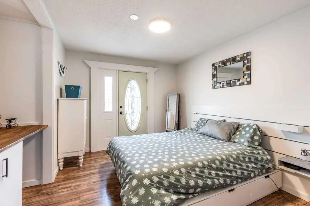 1797 4 Avenue NE Medicine Hat AB T1C 1A4