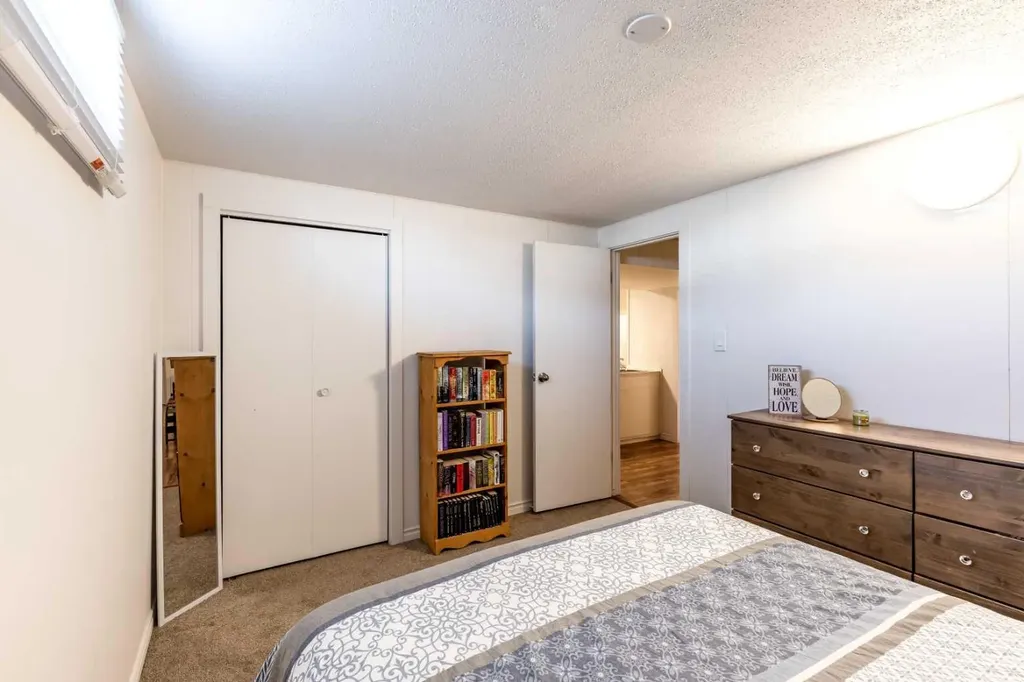 1797 4 Avenue NE Medicine Hat AB T1C 1A4