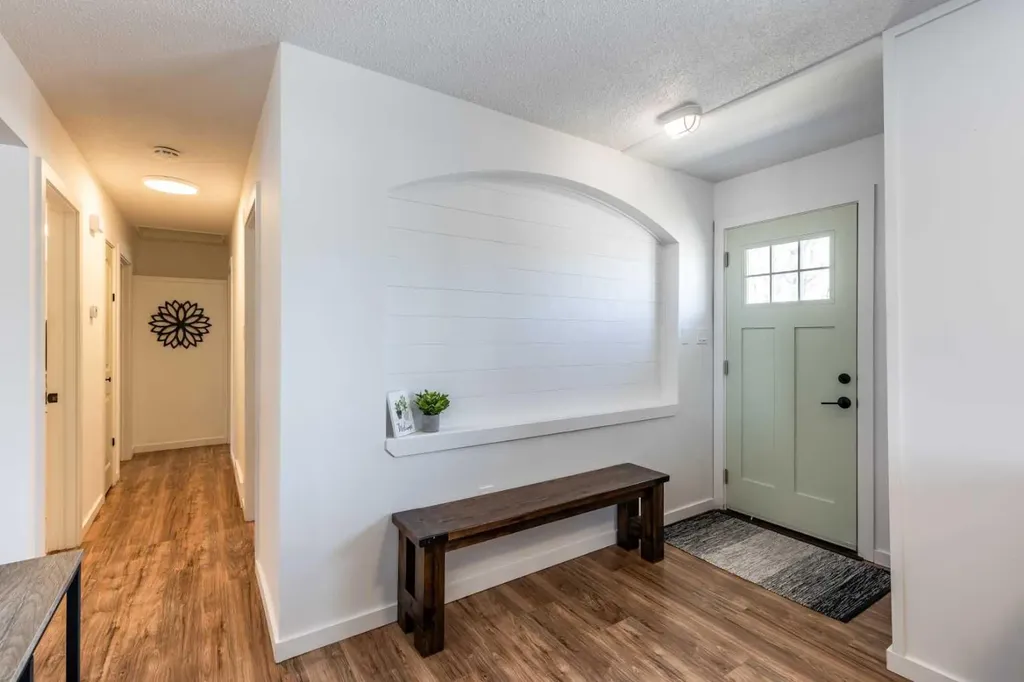 1797 4 Avenue NE Medicine Hat AB T1C 1A4