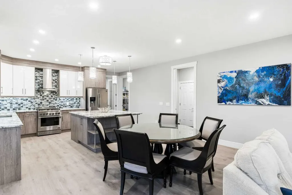 876 East Lakeview Road Chestermere AB T1X 0W7