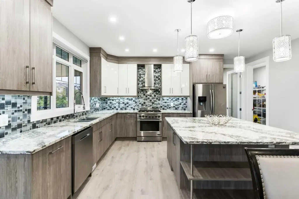 876 East Lakeview Road Chestermere AB T1X 0W7