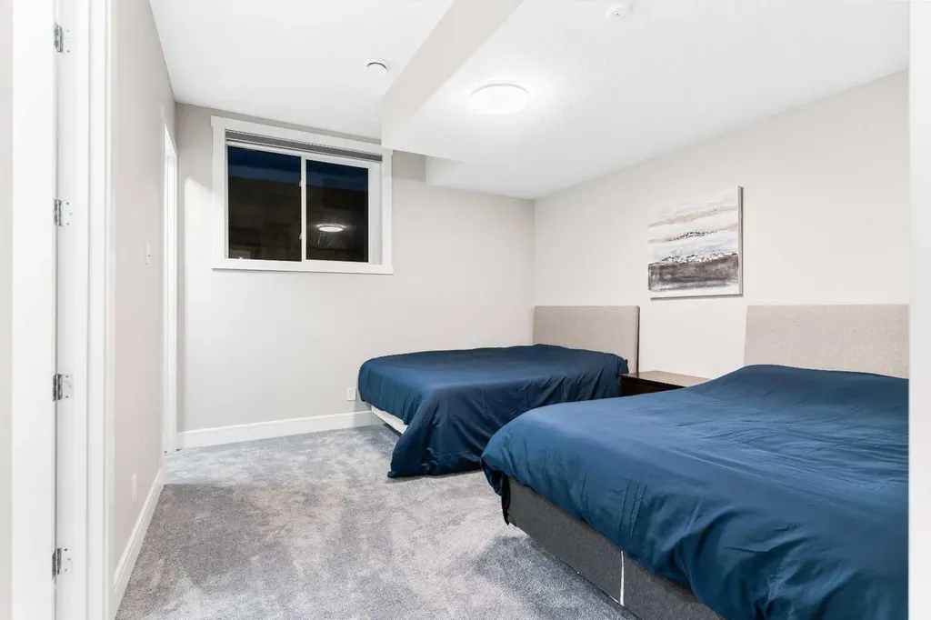 876 East Lakeview Road Chestermere AB T1X 0W7
