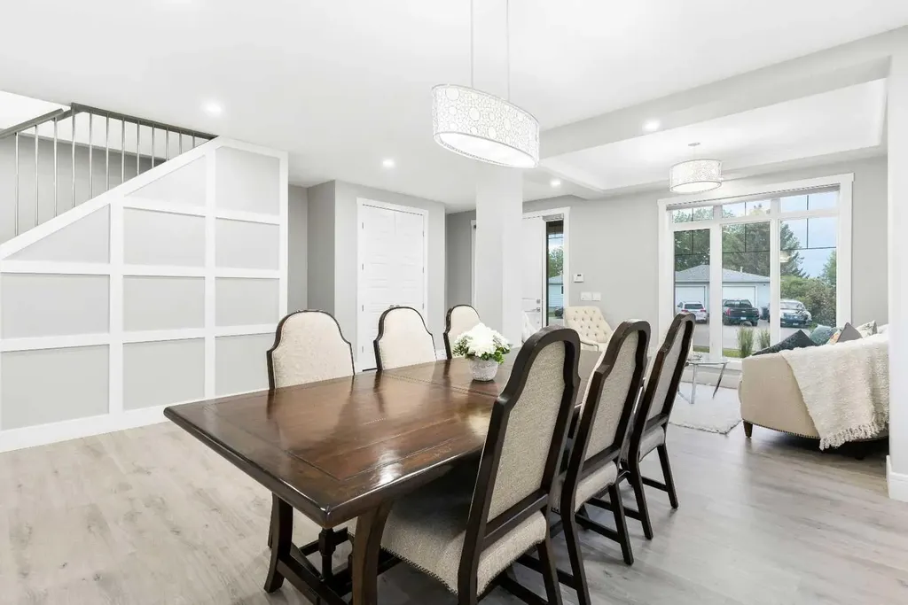 876 East Lakeview Road Chestermere AB T1X 0W7