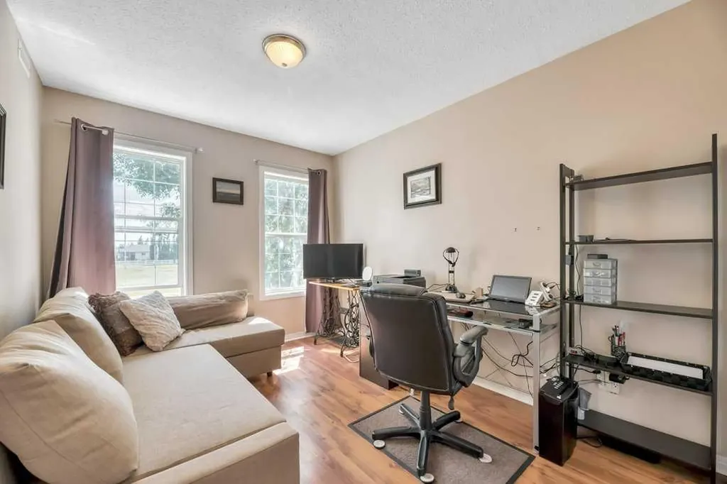 103 Strathaven Drive Strathmore AB T1P 1W3