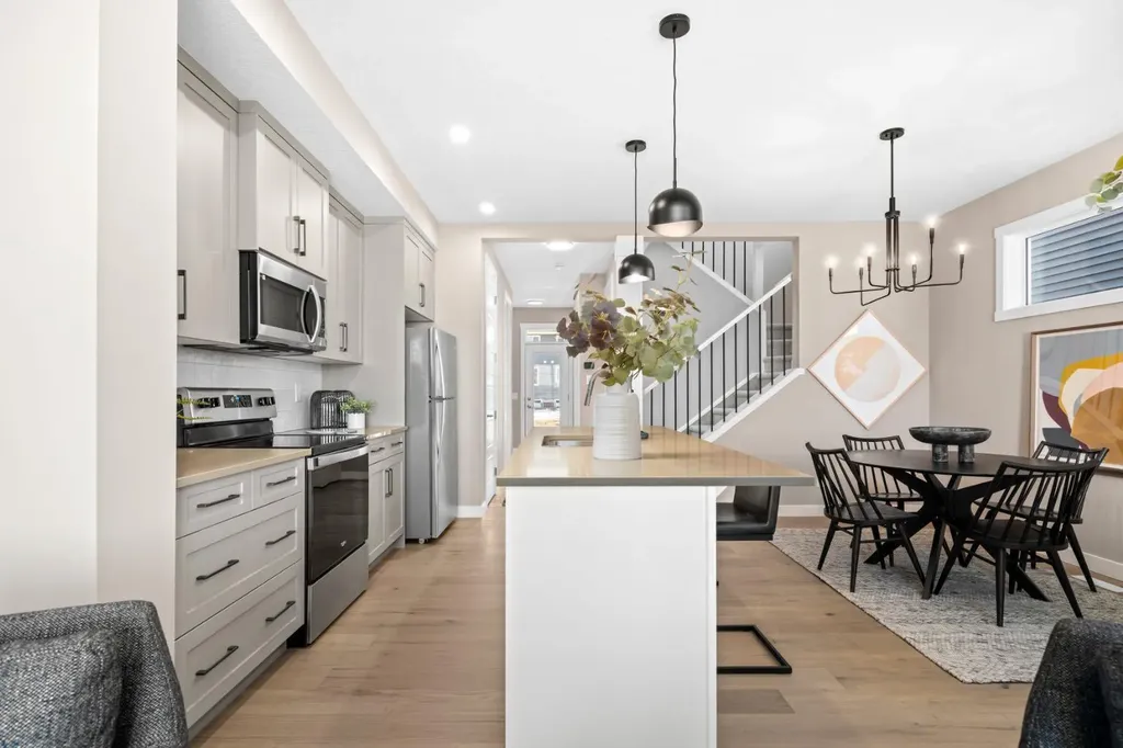 648 Sora Boulevard SE Calgary AB T3S 0L6
