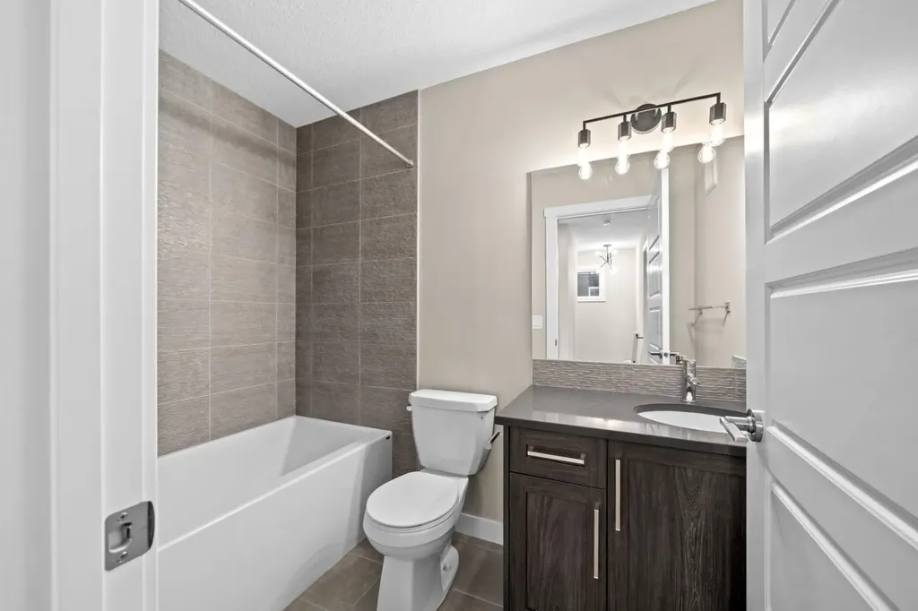 376 Sora Boulevard SE Calgary AB T3S 0M4