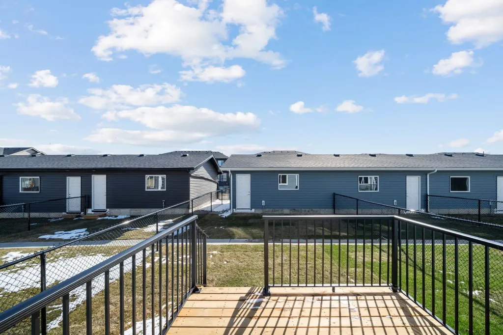 376 Sora Boulevard SE Calgary AB T3S 0M4