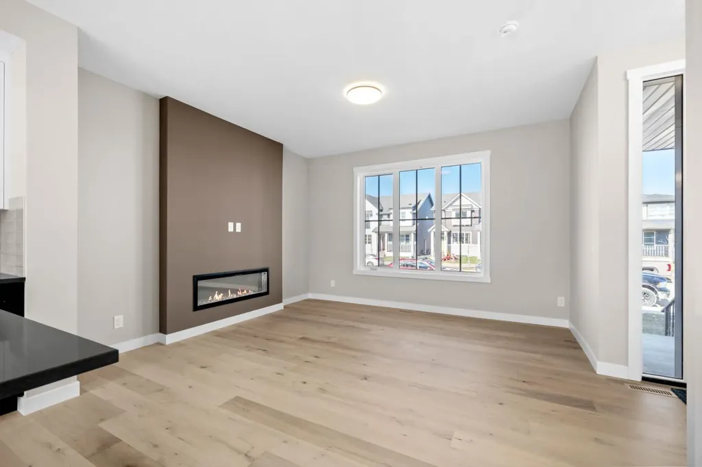 376 Sora Boulevard SE Calgary AB T3S 0M4