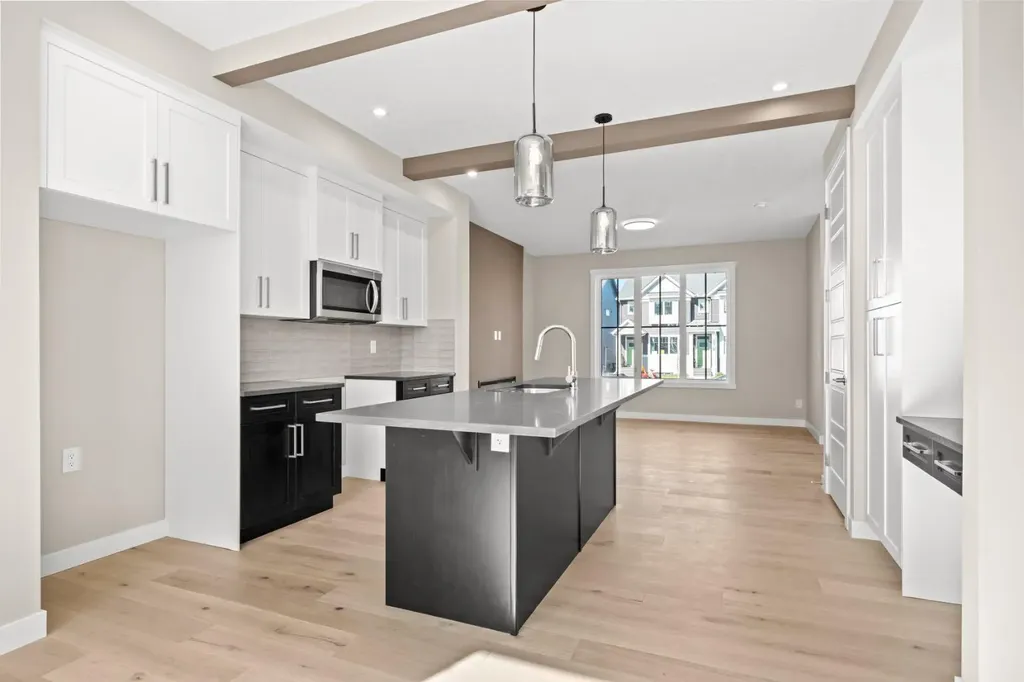 376 Sora Boulevard SE Calgary AB T3S 0M4