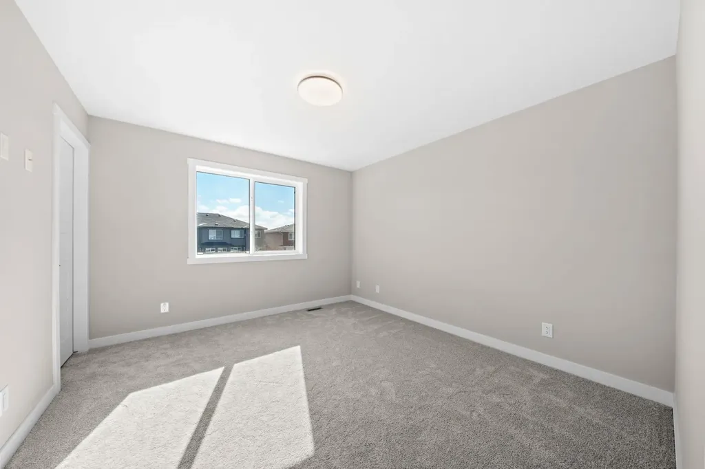 376 Sora Boulevard SE Calgary AB T3S 0M4