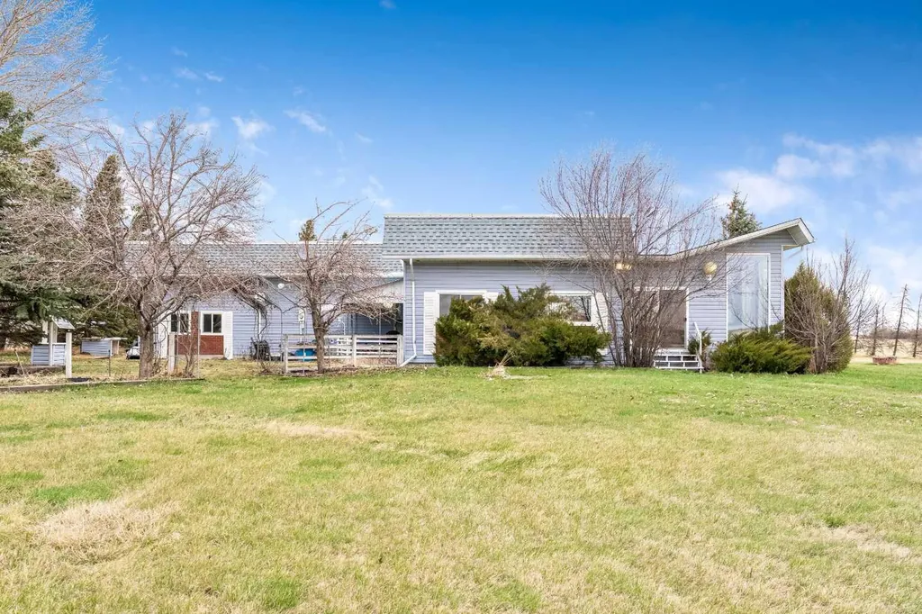 222082 Highway 817 Rural Wheatland County AB T0J 0M0