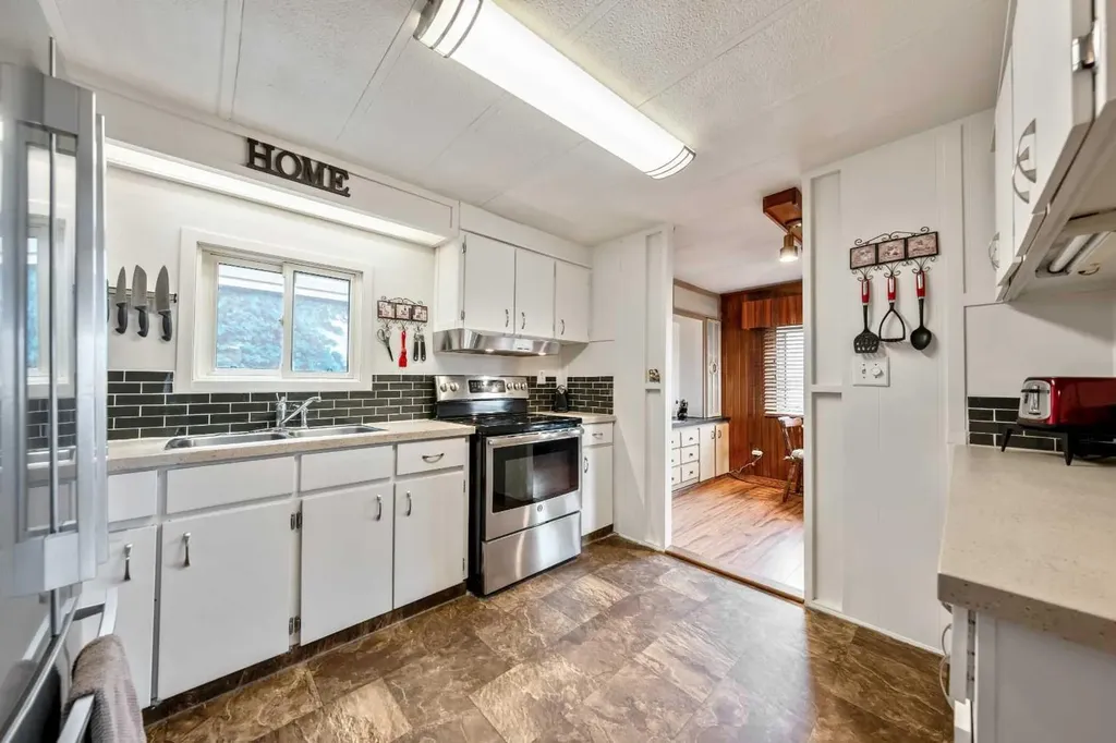 222082 Highway 817 Rural Wheatland County AB T0J 0M0