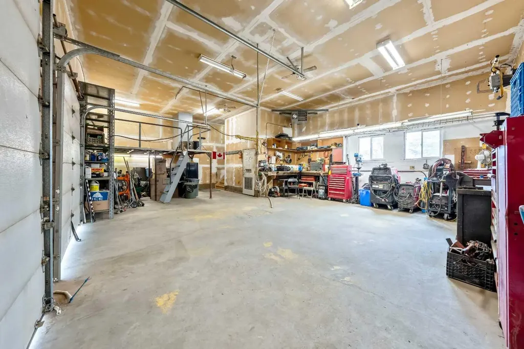 222082 Highway 817 Rural Wheatland County AB T0J 0M0