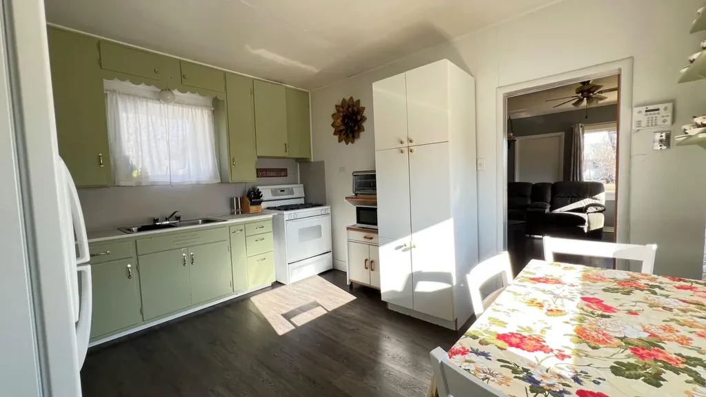 239 2nd Avenue W Craigmyle AB T0J 0T0