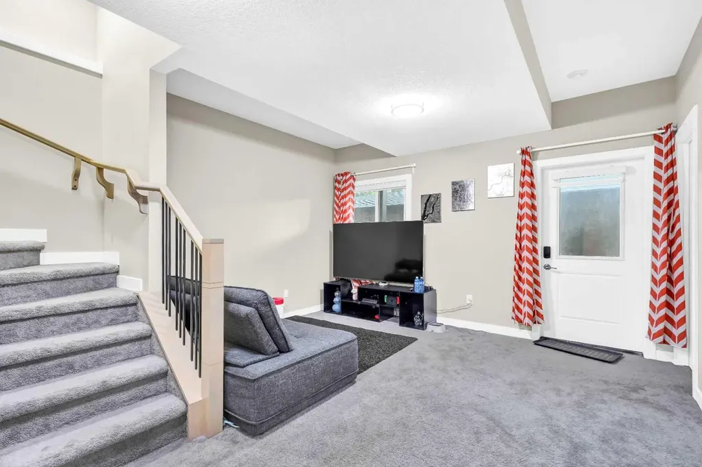 4519 Bowness Road NW Calgary AB T3B 0A9