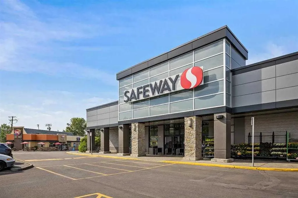 4519 Bowness Road NW Calgary AB T3B 0A9