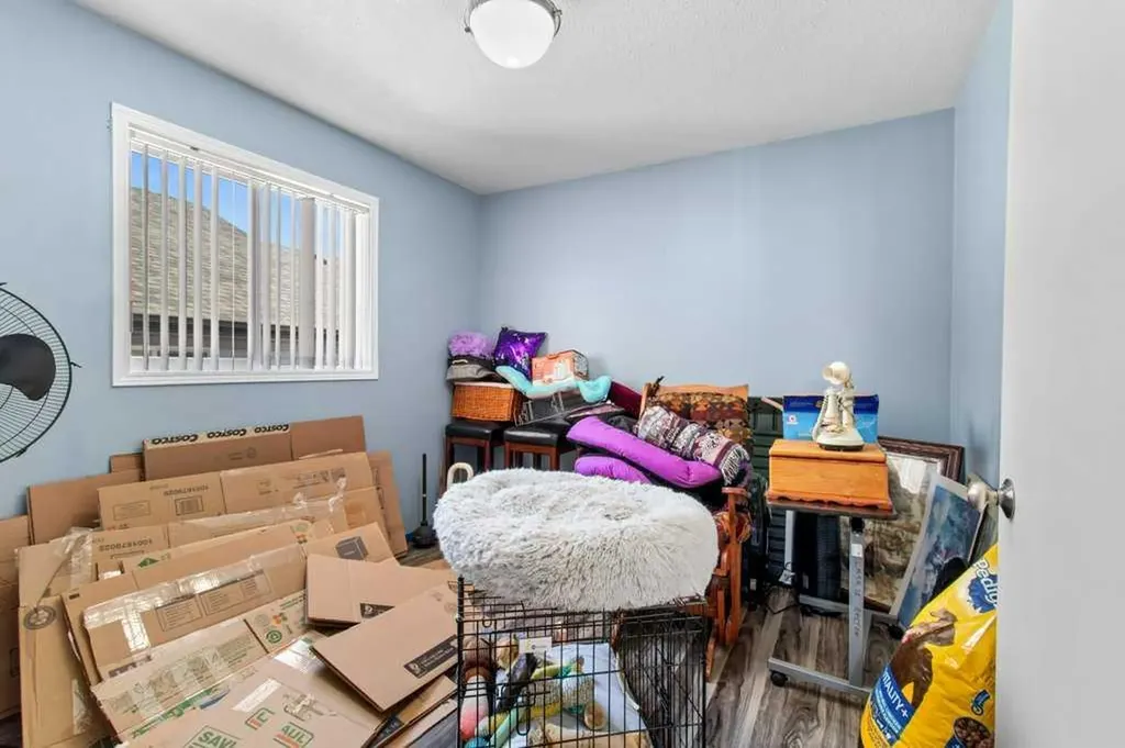 78 Lakeway Boulevard Sylvan Lake AB T4S 2P5