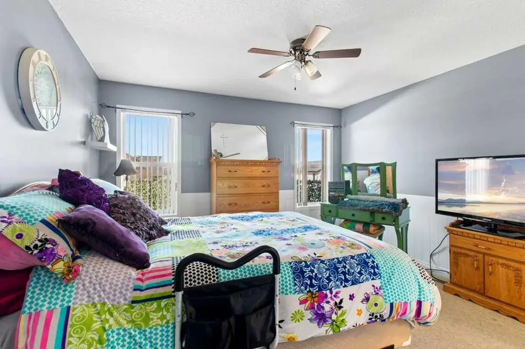 78 Lakeway Boulevard Sylvan Lake AB T4S 2P5