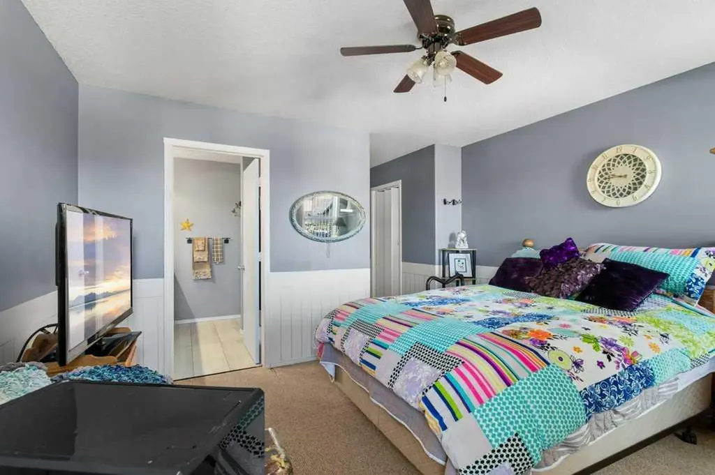 78 Lakeway Boulevard Sylvan Lake AB T4S 2P5