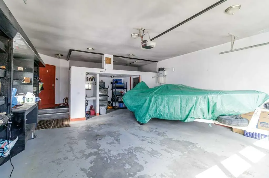 78 Lakeway Boulevard Sylvan Lake AB T4S 2P5