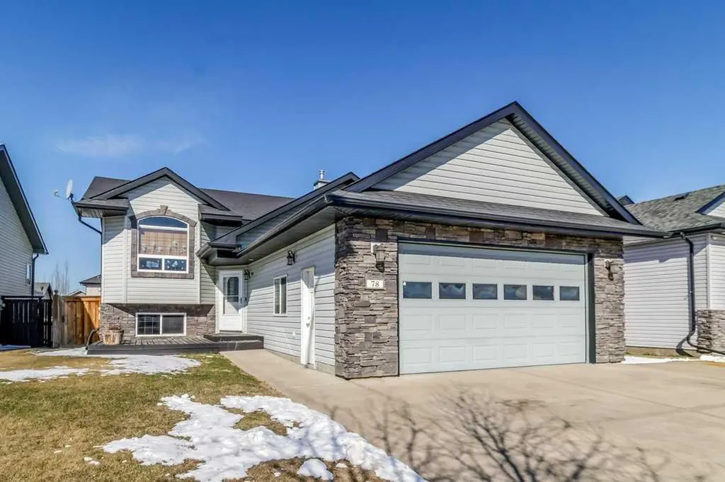 78 Lakeway Boulevard Sylvan Lake AB T4S 2P5