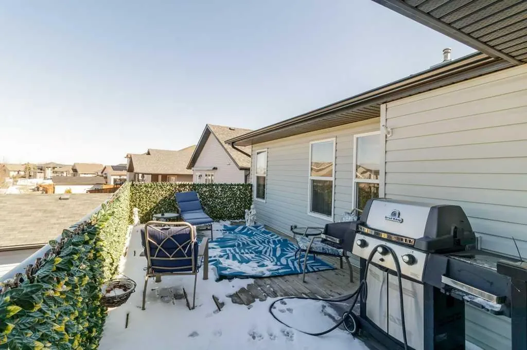 78 Lakeway Boulevard Sylvan Lake AB T4S 2P5