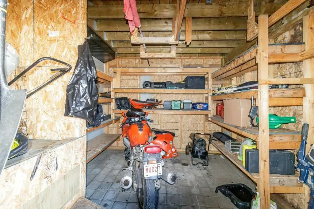 78 Lakeway Boulevard Sylvan Lake AB T4S 2P5