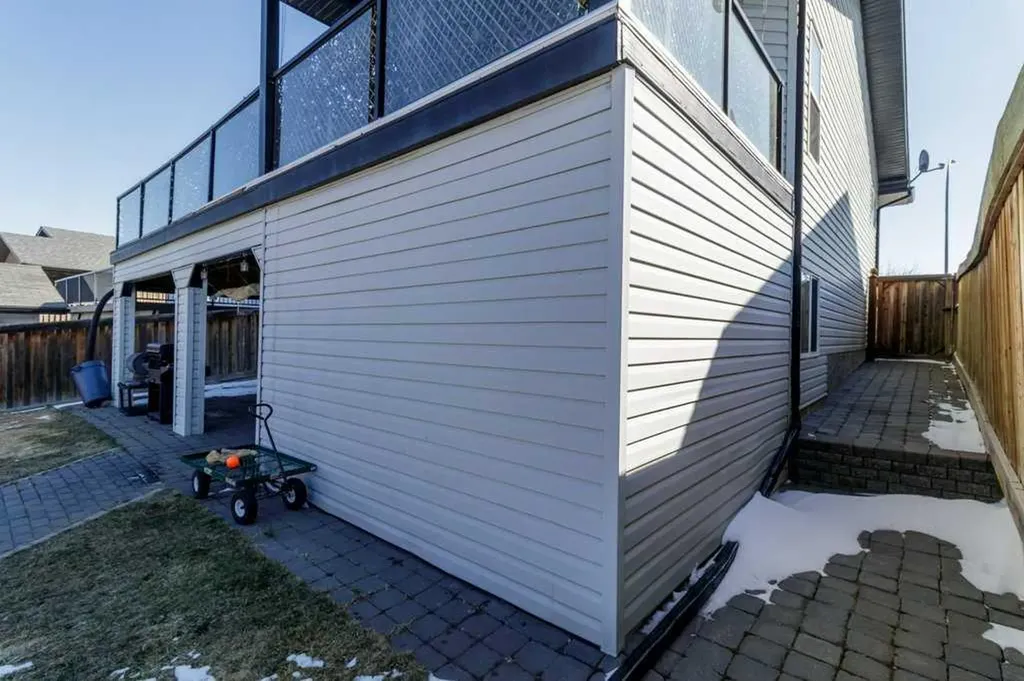 78 Lakeway Boulevard Sylvan Lake AB T4S 2P5