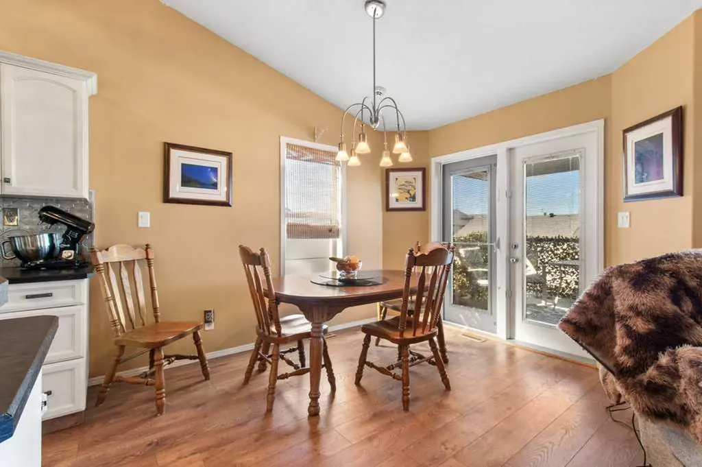 78 Lakeway Boulevard Sylvan Lake AB T4S 2P5