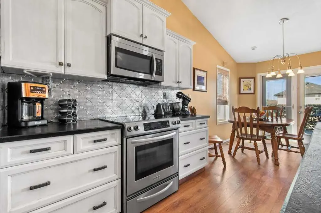 78 Lakeway Boulevard Sylvan Lake AB T4S 2P5
