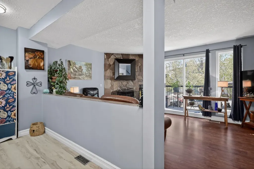 643 4 Avenue NE Calgary AB T2E 0J9
